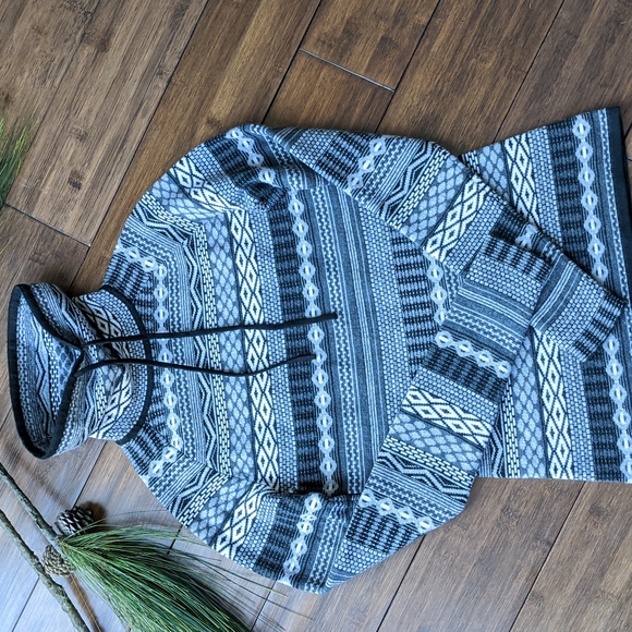 Worn Once Krimson Klover -Title Nine Pullover Sweater- Black, Gray & White XS - Picture 5 of 13